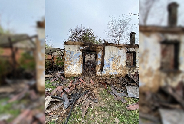 В Краснодарском крае при пожаре в частном доме погибли двое мужчин