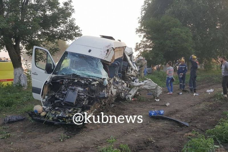 ДТП с летальным исходом: на трассе под Армавиром погибло 3 человека