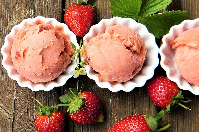Попробуйте сделать бюджетное фруктовое мороженое в домашних условиях