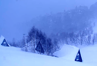 Снегопад продолжается: двух с половиной метров достигли сугробы в горах под Сочи 