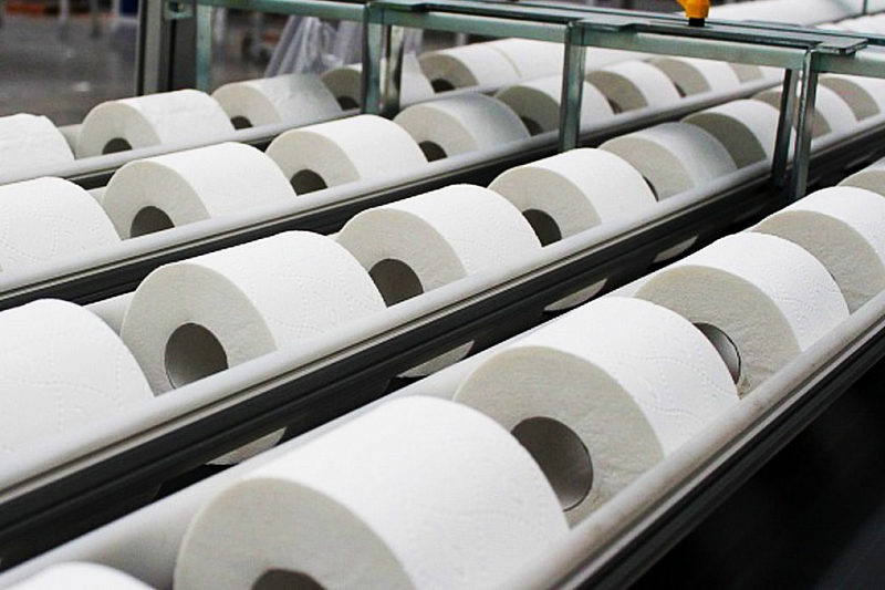 Повышенный спрос: производители туалетной бумаги перешли на круглосуточный режим работы
