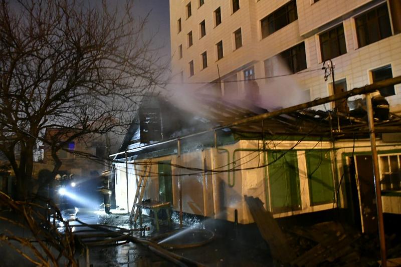На улице Буденного в Краснодаре загорелся частный дом