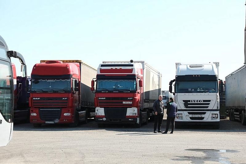 В очереди на Керченскую переправу в Краснодарском крае 4 ноября ожидают 168 грузовиков
