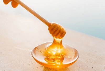 Как сделать из меда домашнее средство для красоты кожи, волос и губ  