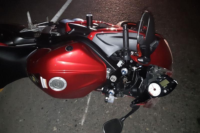 В Сочи мотоциклист врезался в забор и погиб