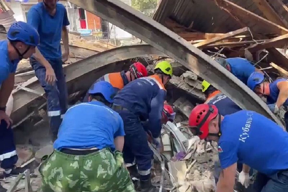 Пожар потушили на месте взрыва аптеки в Краснодарском крае