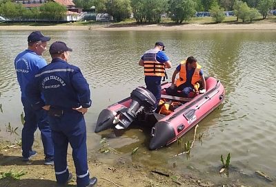 Труп мужчины достали из озера в Краснодаре 