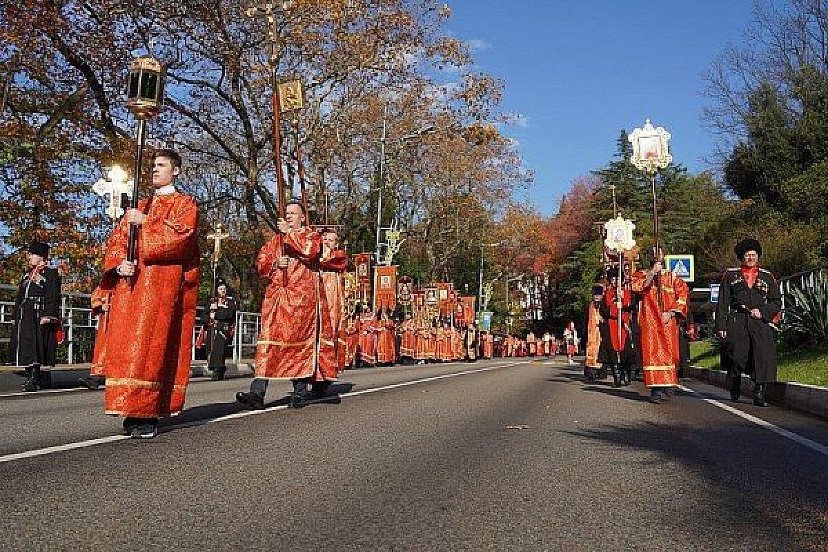 В центре Сочи ограничат движение транспорта 17 ноября