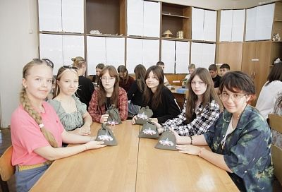 Добро не уходит на каникулы: ﻿школьники Тихорецкого района все лето волонтерят