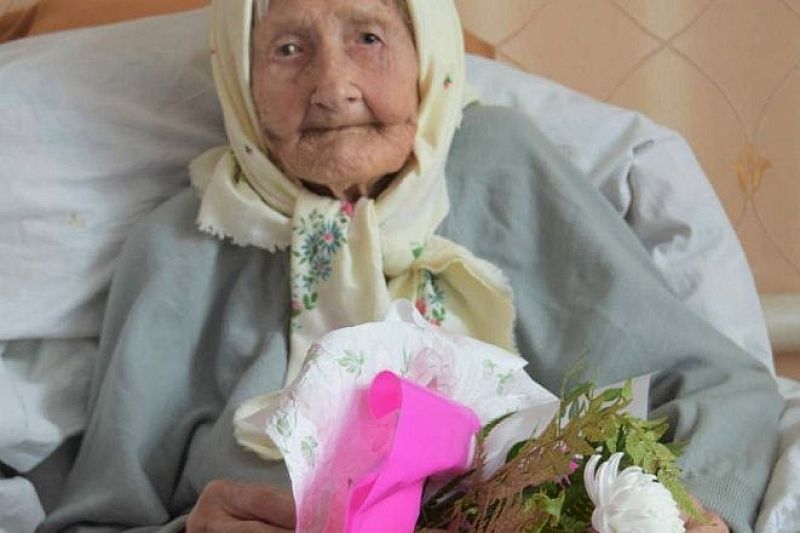 Вениамин Кондратьев поздравил с днем рождения самую пожилую жительницу Кубани