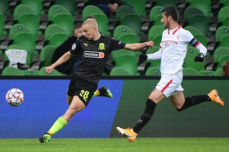 Защитник «Севильи» выбыл на два месяца после травмы в матче с «Краснодаром»
