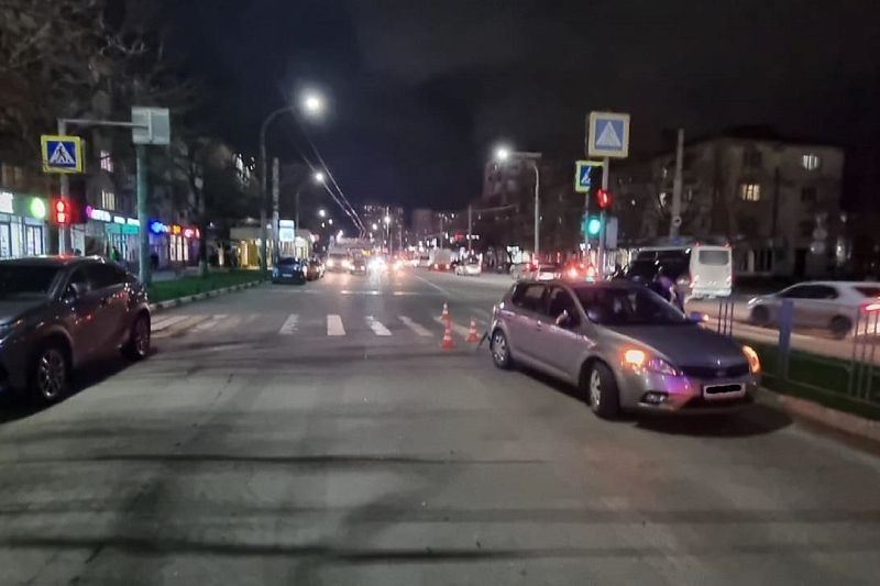 Проехал на красный: в Новороссийске пенсионер на Kia сбил женщину на пешеходном переходе