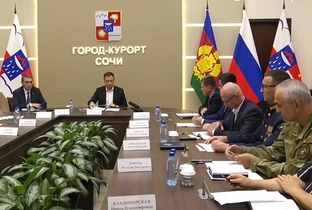 Три финалиста кадрового проекта «Герои Кубани» прошли стажировку в администрации Сочи