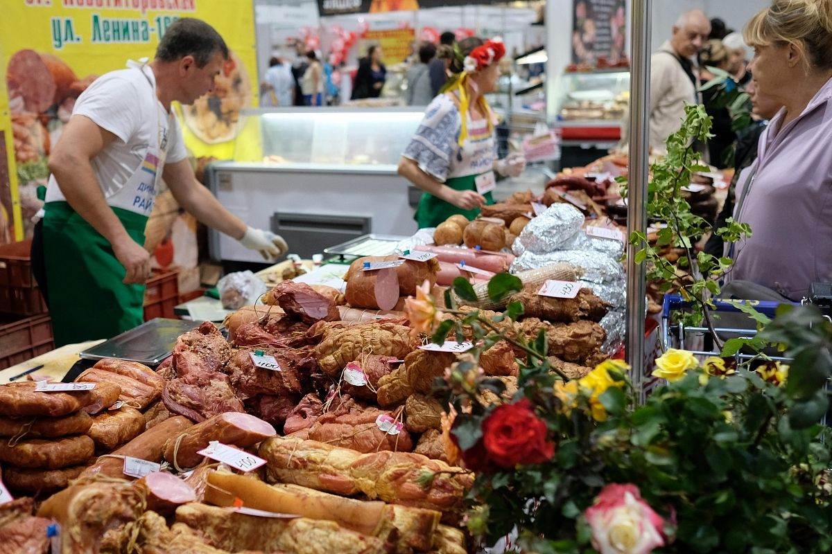 Более 300 сельхозпроизводителей региона примут участие в «Кубанской ярмарке – Новогодней» 