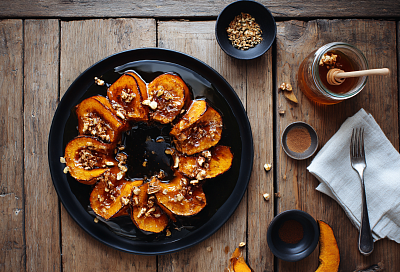 Запечённая тыква с мёдом и орехами: десерт, от которого не откажутся даже дети