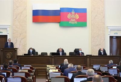 Депутаты ЗСК на внеочередной сессии поддержали инициативу президента России о выплатах на детей от 8 до 17 лет