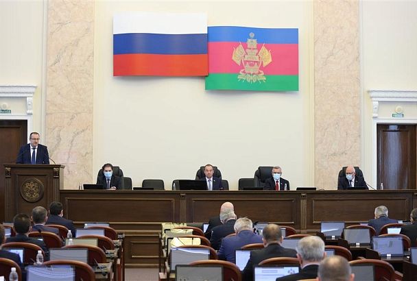 Депутаты ЗСК на внеочередной сессии поддержали инициативу президента России о выплатах на детей от 8 до 17 лет