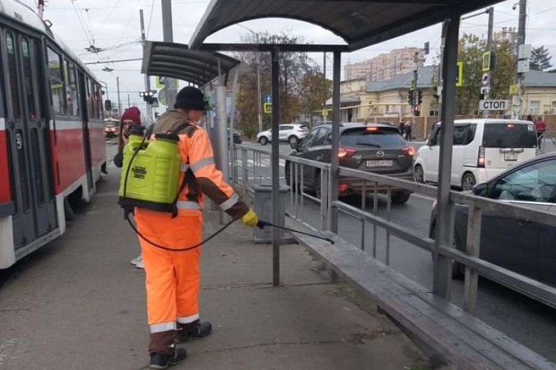 Более 1200 остановок общественного транспорта обработали за сутки в Краснодаре
