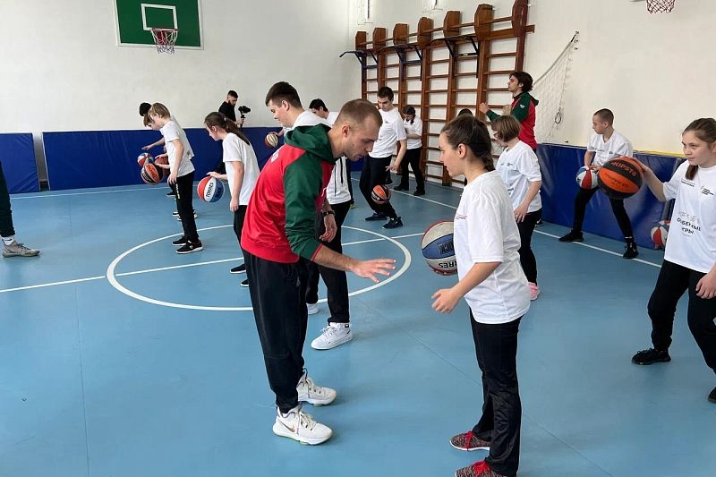 В Краснодаре состоялся инклюзивный баскетбольный «Матч добра»