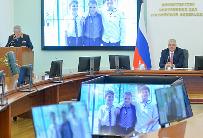Глава МВД РФ наградил 11-летнего сочинца за помощь в задержании серийного грабителя