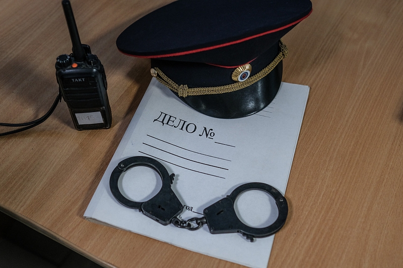В Краснодаре полицейские крышевали  владельца ларьков с шаурмой