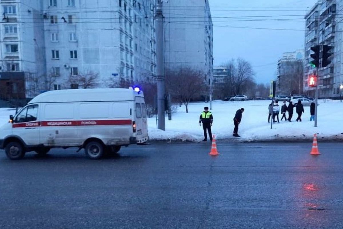 В Кемеровской области пенсионерка погибла под колесами машины скорой помощи