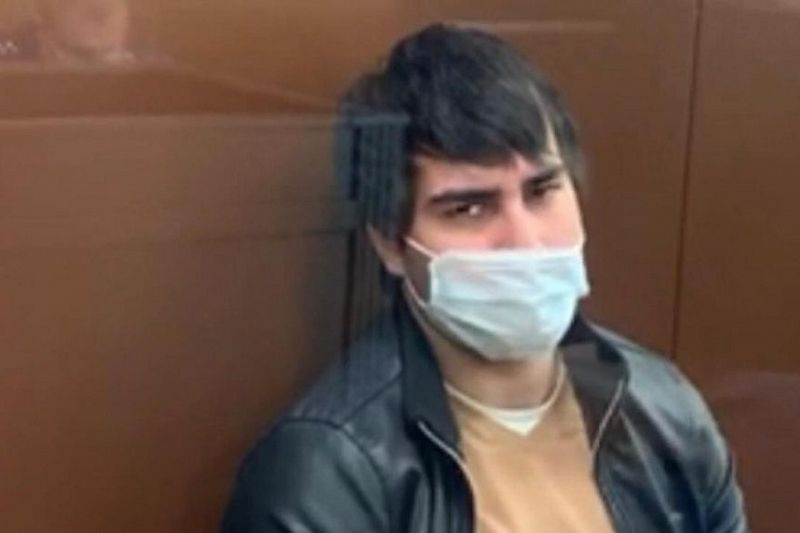 Мужчина, устроивший драку на борту рейса Сочи - Москва, идет под суд