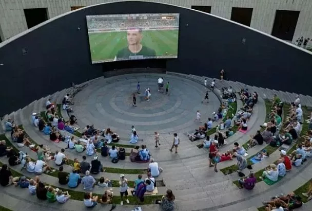 В амфитеатре парка Галицкого покажут матч «Балтика» - «Краснодар»
