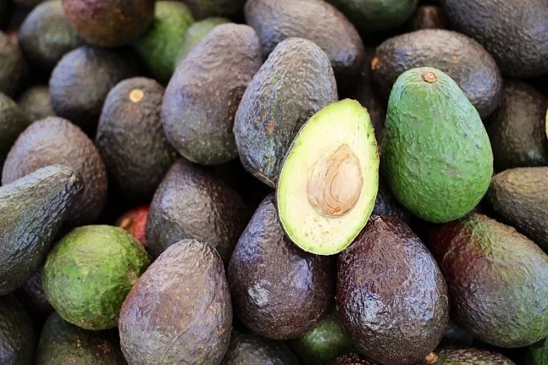 Скорая помощь фруктам: как помочь дозреть авокадо, бананам и другим экзотическим фруктам 