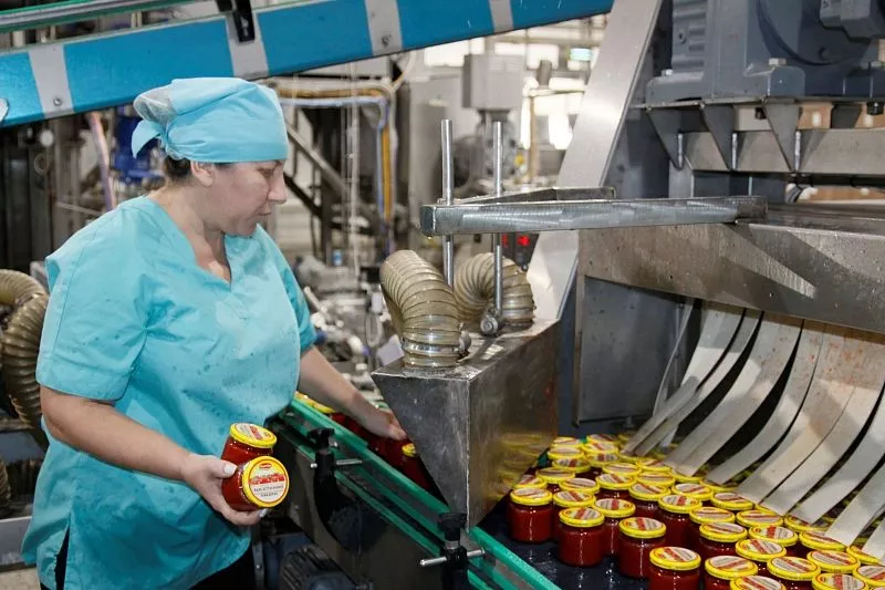 На консервных заводах регулярно расширяют линейку выпускаемой продукции.