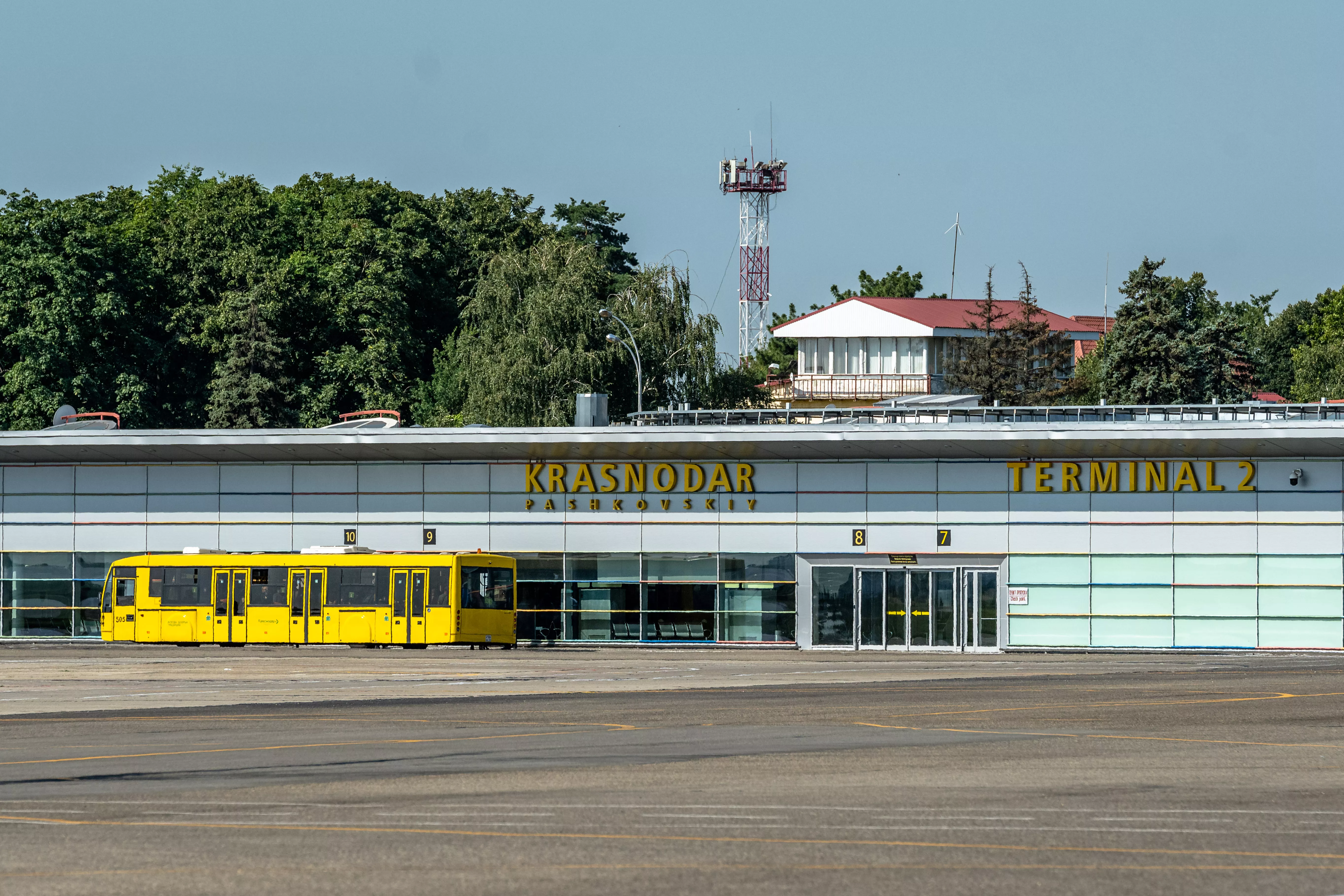 Когда откроют аэропорт краснодар для внутренних. Аэропорт Краснодар. Аэропорт Краснодар фото. Открыли аэропорт в Краснодаре.