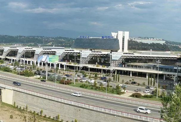 В аэропорту Сочи 16 авиарейсов задерживаются на вылет