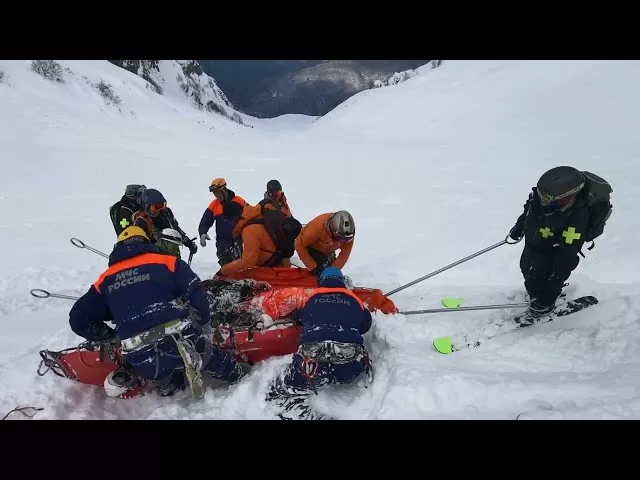 Спасатели эвакуировали горнолыжника с северного склона горы Каменный столб