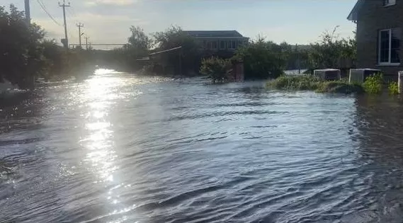 В Лабинском районе реки вышли из берегов. Подтоплены больница, дома и дворы
