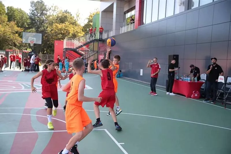 В Краснодаре открыли крупнейший в России молодежный баскетбольный центр 