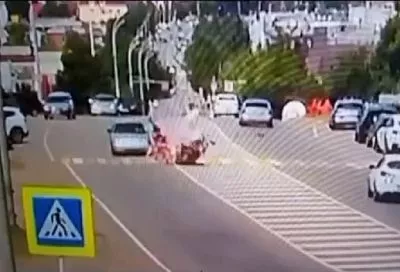 В Темрюке на видео попал момент ДТП с мотоциклом, где погибла 6-летняя девочка