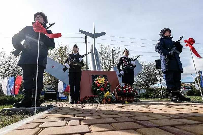 Погода в станице черноерковской. Станица Черноерковская Славянский район. Станица Черноерковская Краснодарский край. Станица Черноерковская школа 48. Памятники в Черноерковской Славянского района.