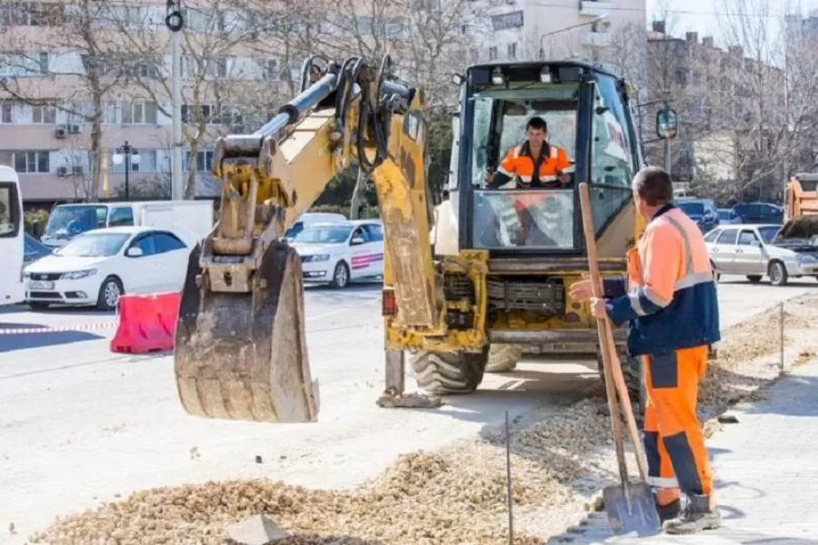 Многие дороги уже отремонтированы, но впереди еще достаточно работы.