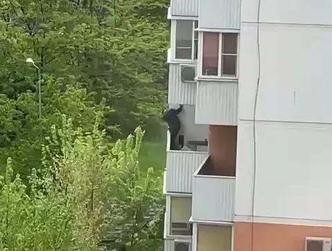 В Краснодаре сотрудник УФСИН в одиночку потушил пожар в квартире многоэтажки