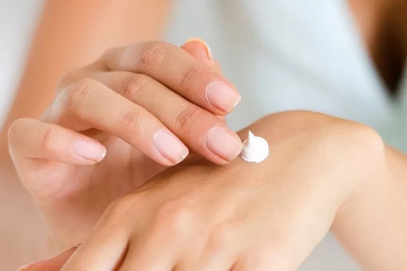 Сухие руки: как правильно ухаживать за кожей
