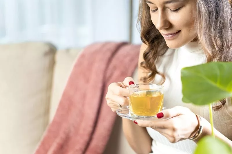 Больше не будете пить зеленый чай: какая чашка вашего любимого напитка может привести к дефициту железа?