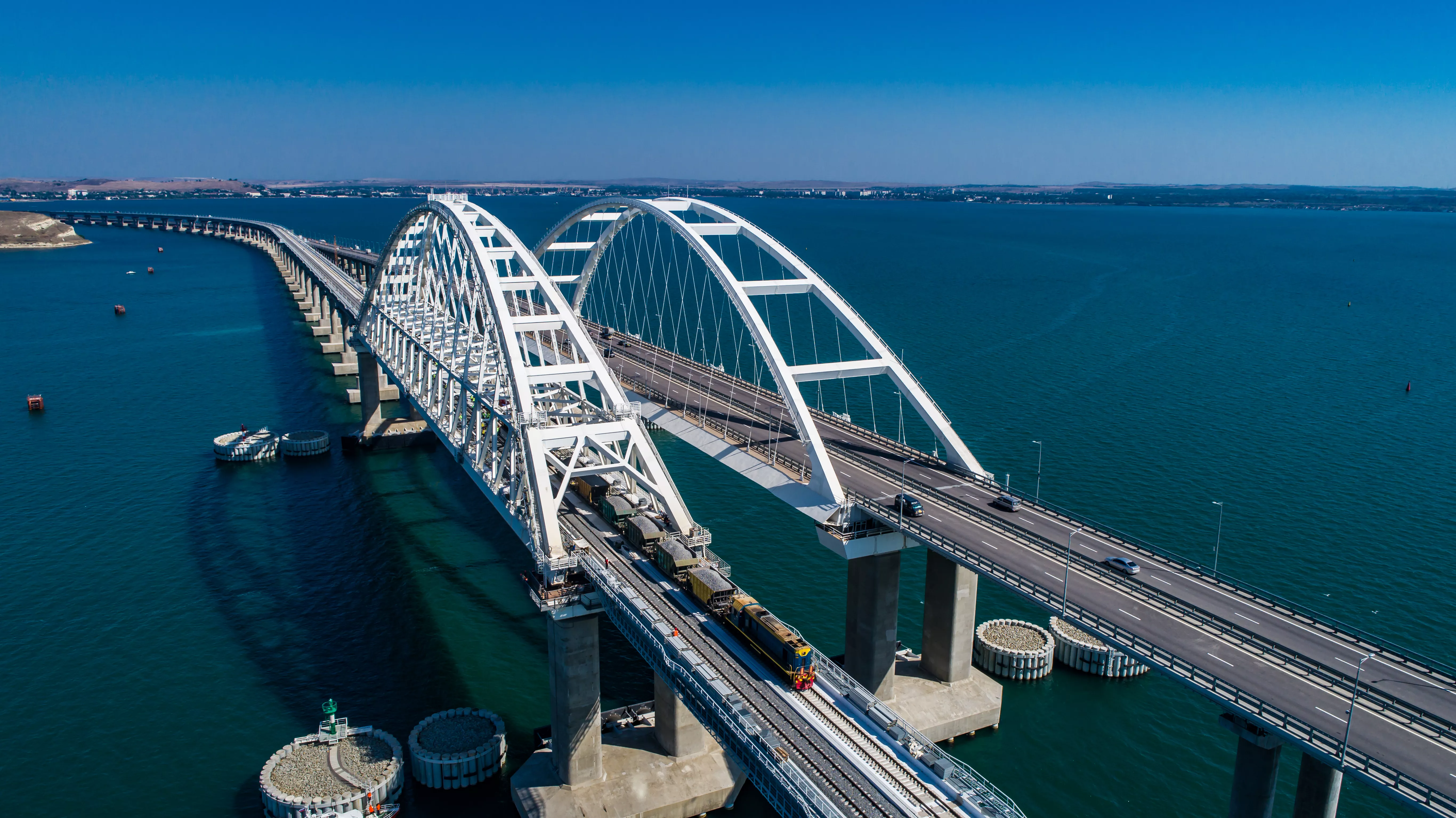 На Крымском мосту возобновили движение автомобилей. 6 октября 2023 г.  Кубанские новости