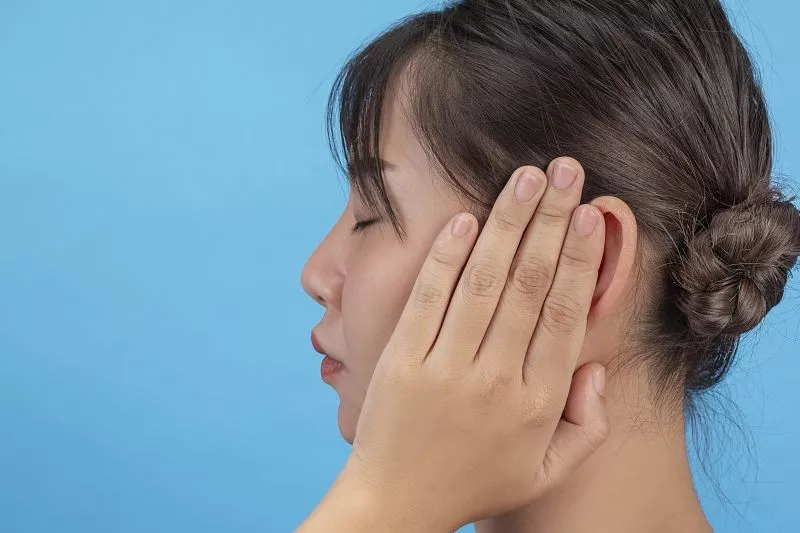 Зробіть масаж вух замість ранкової зарядки: отримайте ефект бадьорості!