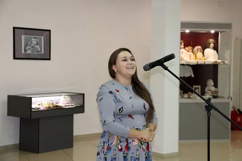 В Краснодаре открылась необычная выставка антикварных фарфоровых кукол