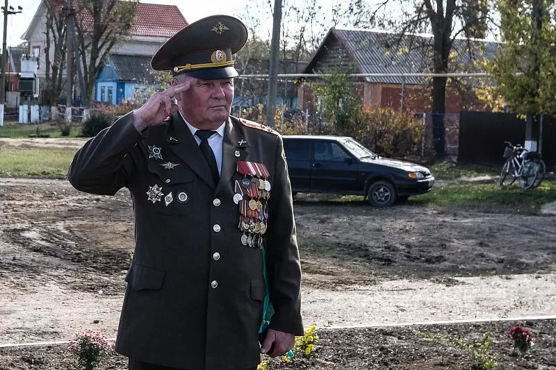 Погода в станице черноерковской. Памятники в Черноерковской Славянского района. Кубанские летчики. Военный летчик Пузанов Евгений Иванович. Школа номер 48 станица Черноерковская.