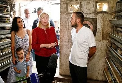 Вице-губернатор Анна Минькова посетила работающие по социальным контрактам кубанские семьи