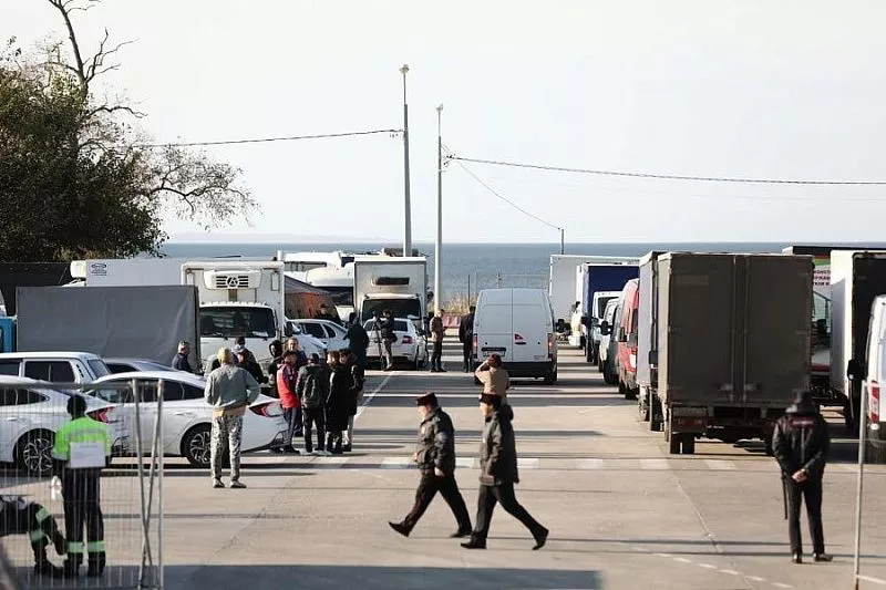 В очереди на Керченскую переправу в Краснодарском крае ожидают 55 машин