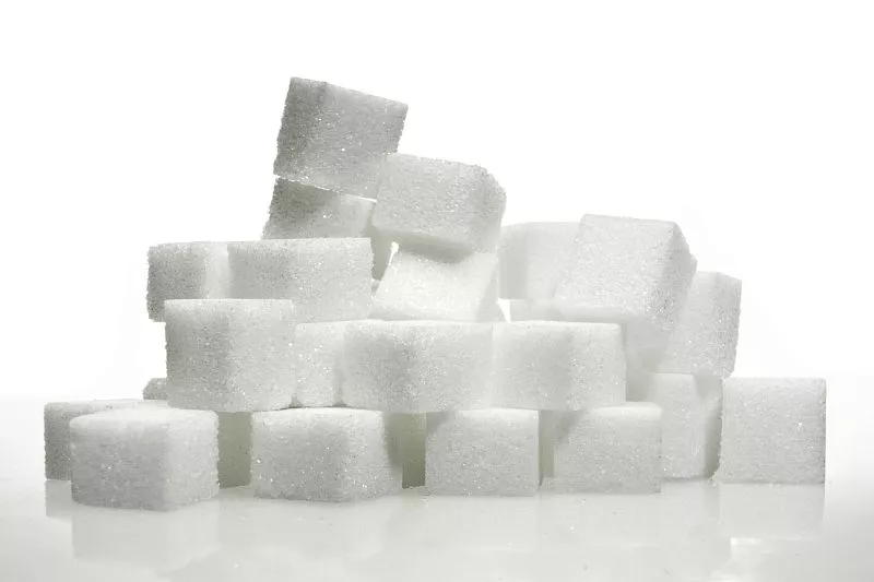 Нутрициолог назвал максимальную дозу сахара, которую можно съесть за день