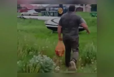 Россиянин прилетел в магазин за продуктами на вертолете. Прокуратура проводит проверку