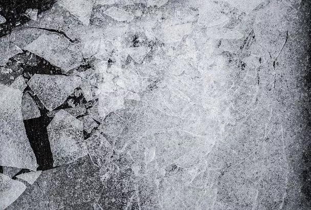 В Ростовской области 5-летний ребенок погиб, провалившись под лед на реке 